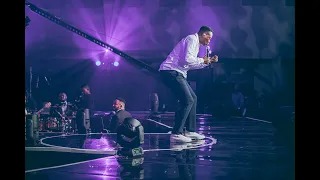 Nginikela Konke (Live) [feat. Ian Calf]